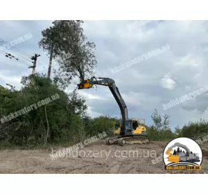 Гусеничний екскаватор Volvo 300 для розліснення дерев. Викорчовувач дерев. Гусеничний екскаватор Volvo 300 для розліснення дерев. Викорчовувач дерев.